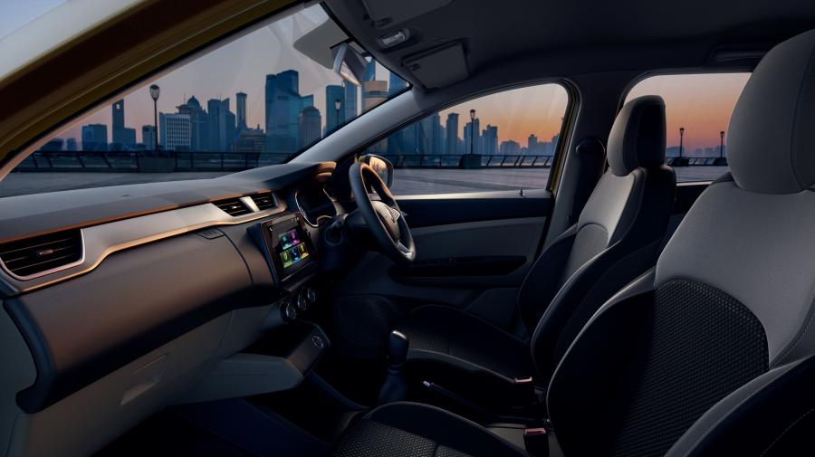 Интерьер Renault Triber 2019 года  (фото 14 из 19)